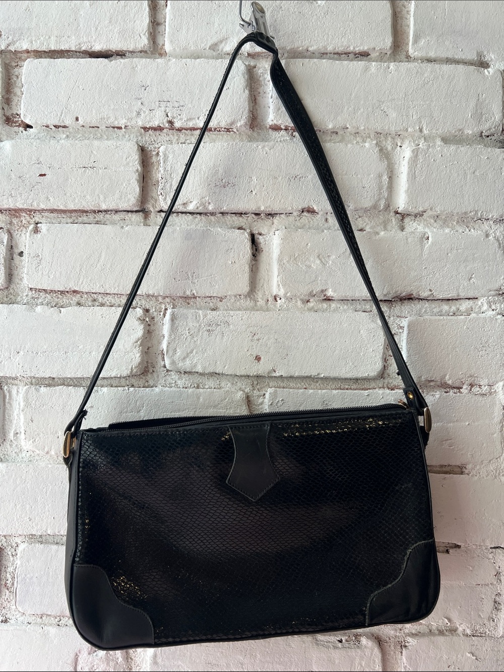 VINTAGE Elegant Black Shoulder Bag rectangle shape subtle reptile print